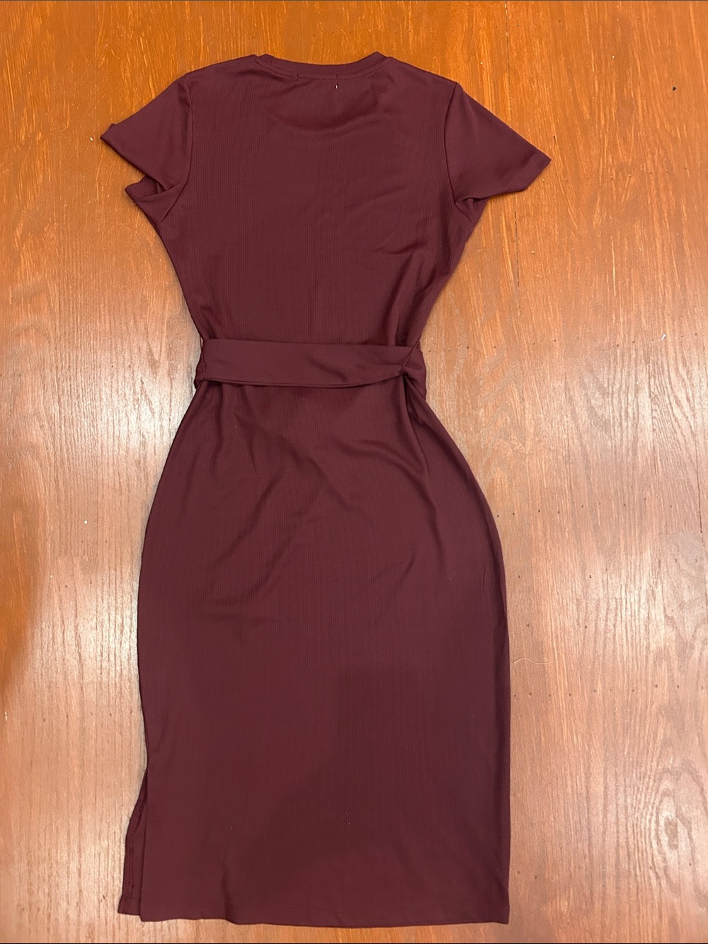 Short Sleeve Belted Midi Dress in Deep Burgundy - Picture 6 of 9